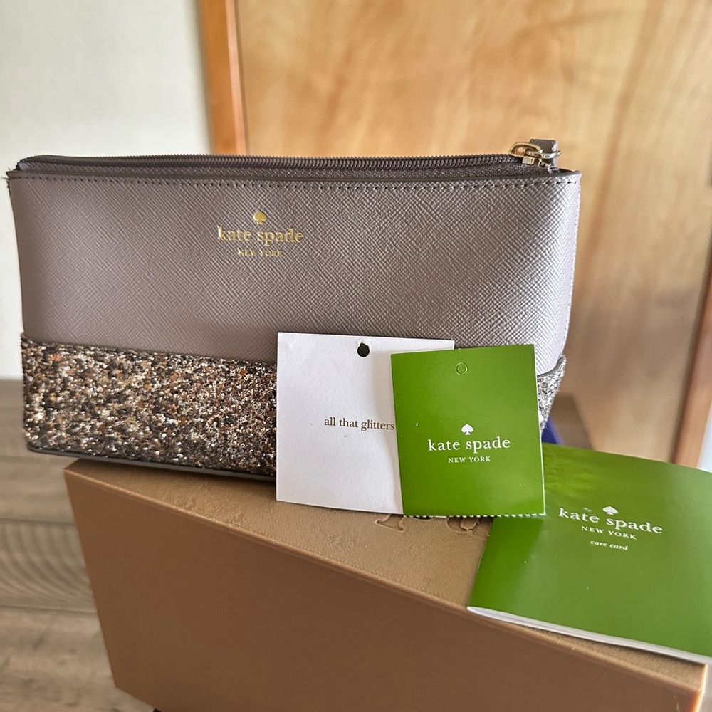 Kate Spade Little Shiloh Glitter Card Case  Includes Glitter Gift Box